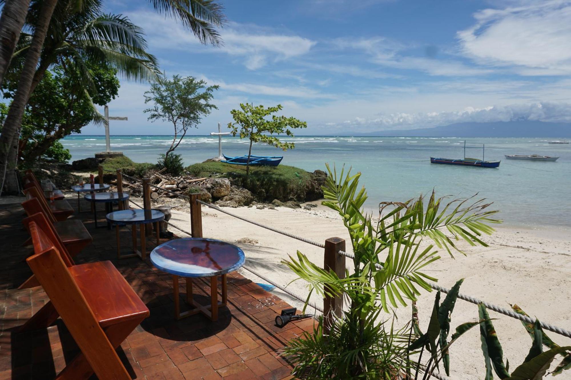 L Cafe Restobar & Lyn'S Guest House Сан-Хуан Экстерьер фото